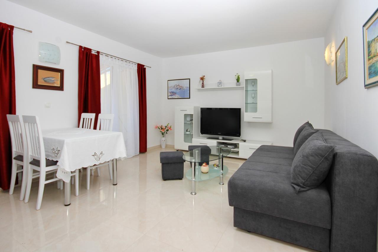 Villa Natalie Omiš Eksteriør bilde